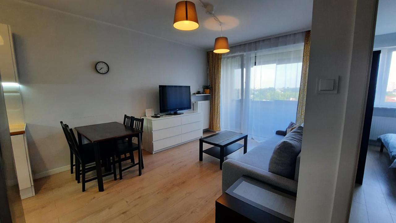 Ursa - Wygodny Apartament I Bezplatny Parking Na Miejscu Apartment Varşovia Exterior foto